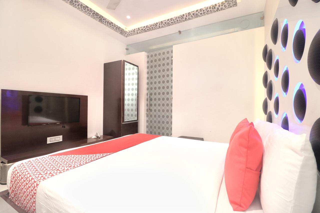 Oyo 14829 Hotel J Cruise ルディヤーナー エクステリア 写真