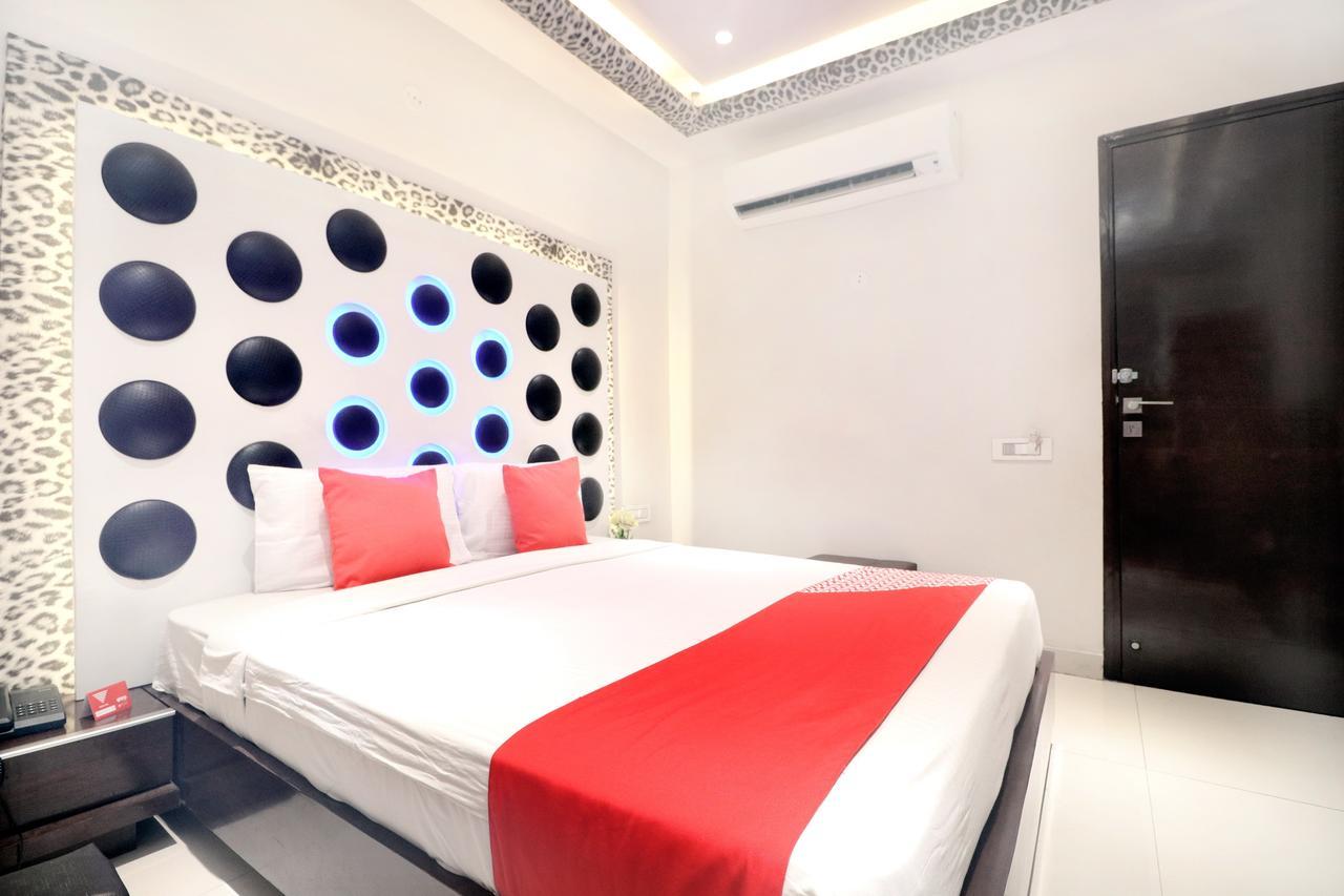 Oyo 14829 Hotel J Cruise ルディヤーナー エクステリア 写真